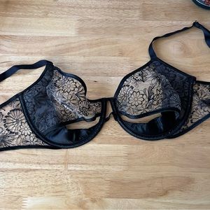 Victoria’s Secret Lace Unlined Underwire Bra